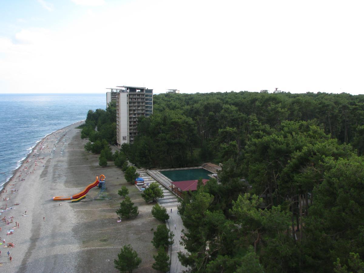 Инал Otel Pitsunda Dış mekan fotoğraf